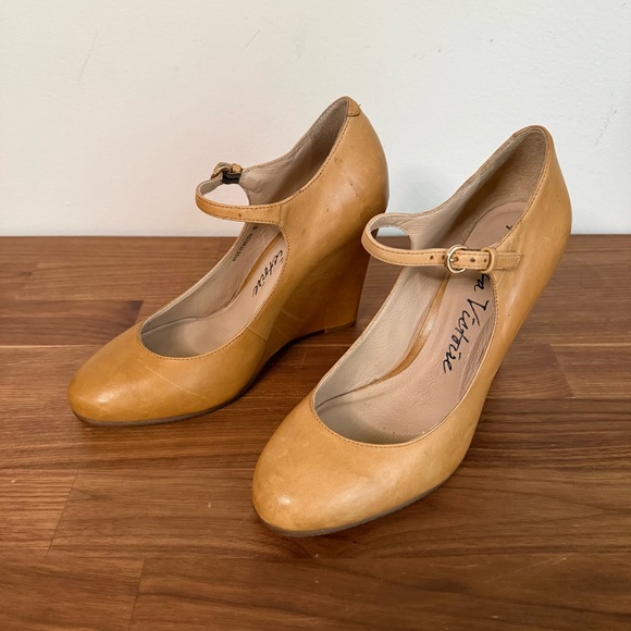 Pour La Victoire Mary Jane Wedge Heel Pumps in Soft Camel Leather, size 8 - Picture 8 of 14
